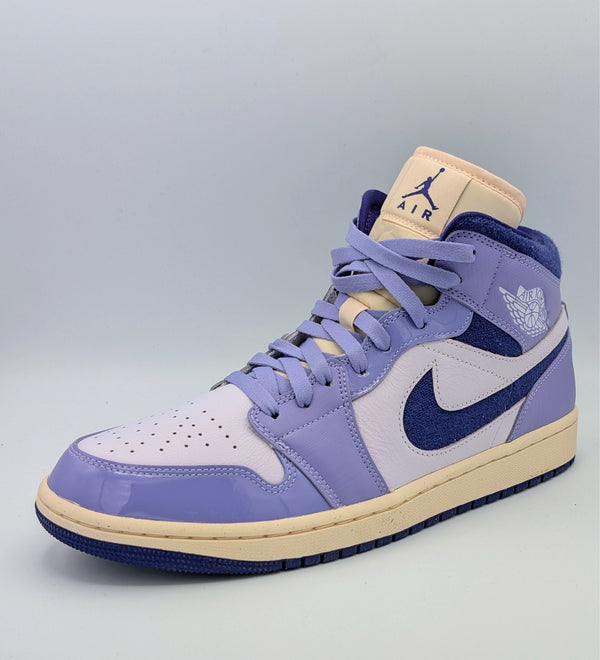 Nike WMNS Air Jordan 1 Mid SE (DZ3745-500): Sky J LT Purple / Sky J Purple